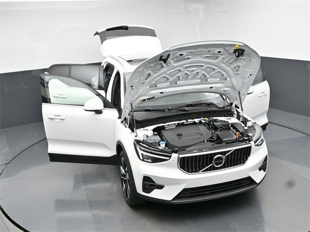 Used 2024 Volvo XC40 B5 Plus w/ Protection Package Premier image 47