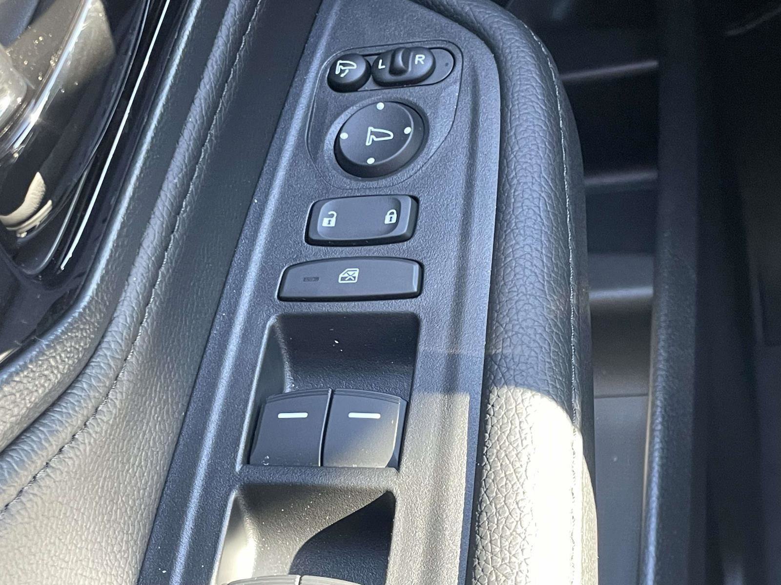 Used 2024 Honda Odyssey Elite image 13