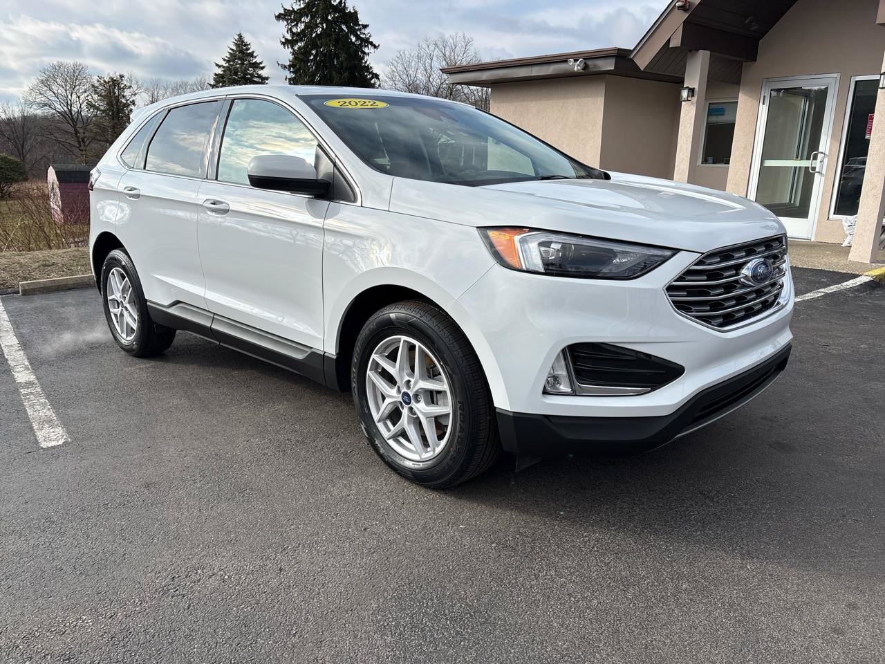 Used 2022 Ford Edge SEL w/ Convenience Package AWD/4WD image 3