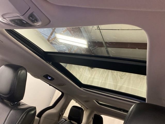 Used 2018 Chrysler Pacifica Limited image 17