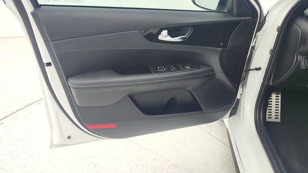 Used 2024 Kia Forte GT-Line w/ GT-Line Premium Package FWD image 25