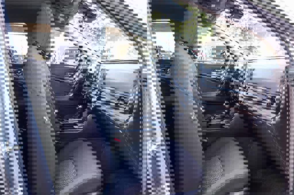 Used 2024 Kia Sportage LX image 15