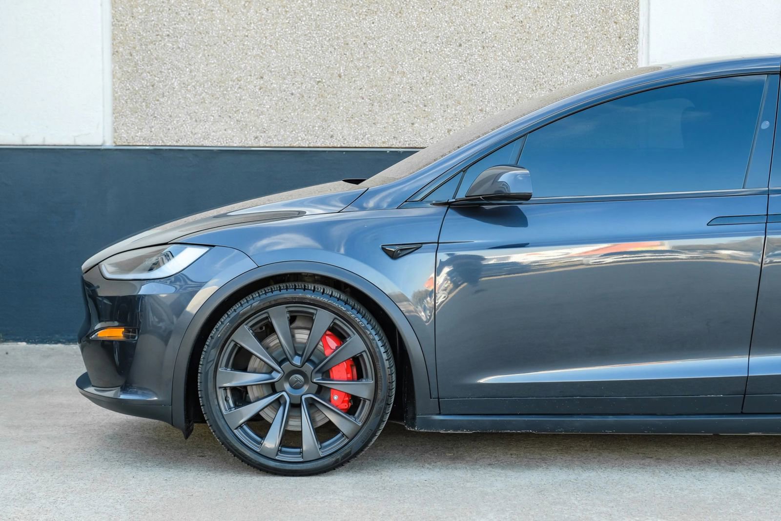 Used 2023 Tesla Model X Plaid image 15