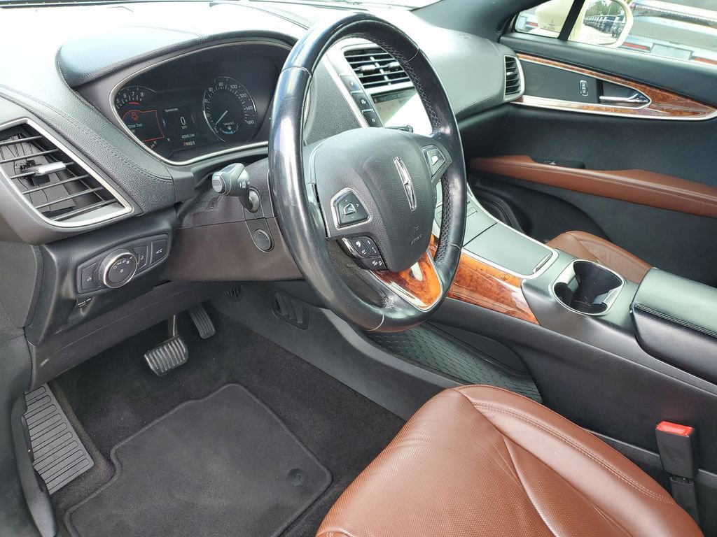 Used 2018 Lincoln MKX Reserve w/ Driver Assistance Package image 19