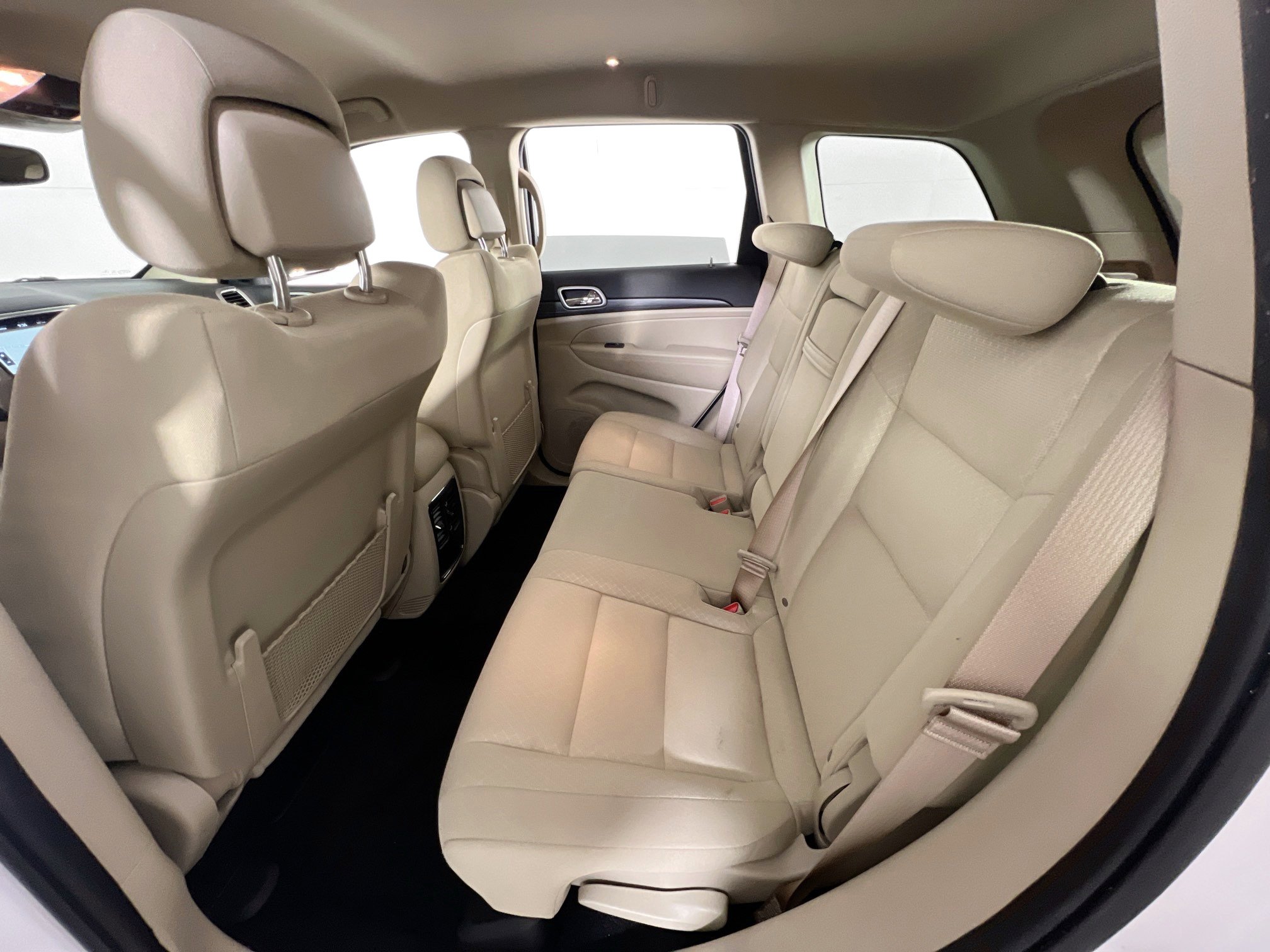 Used 2022 Jeep Grand Cherokee Laredo E image 23