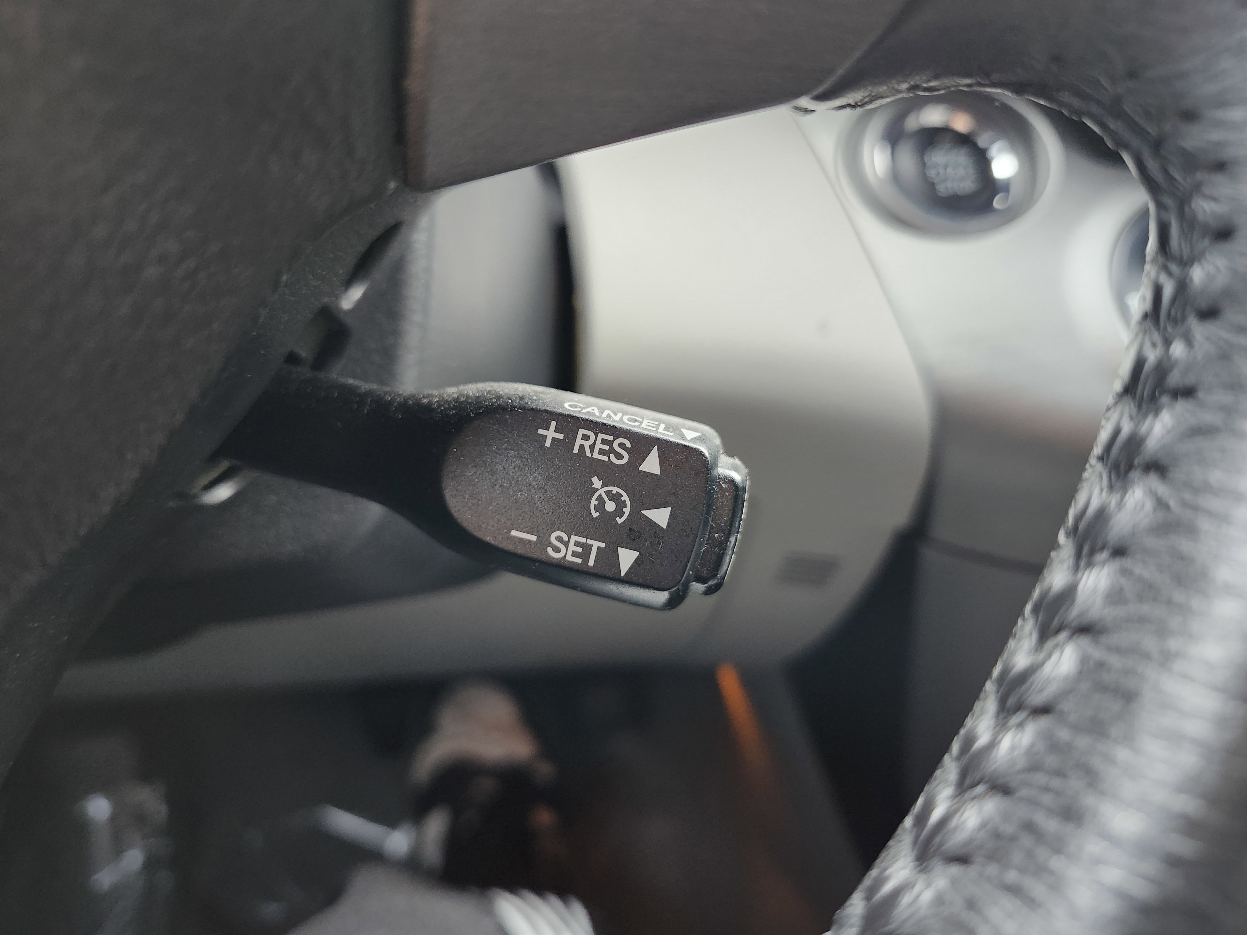 Used 2011 Toyota RAV4 Limited w/ Limited Extra Value Pkg AWD/4WD image 34