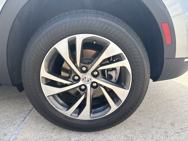 Used 2023 Buick Envision Essence image 11