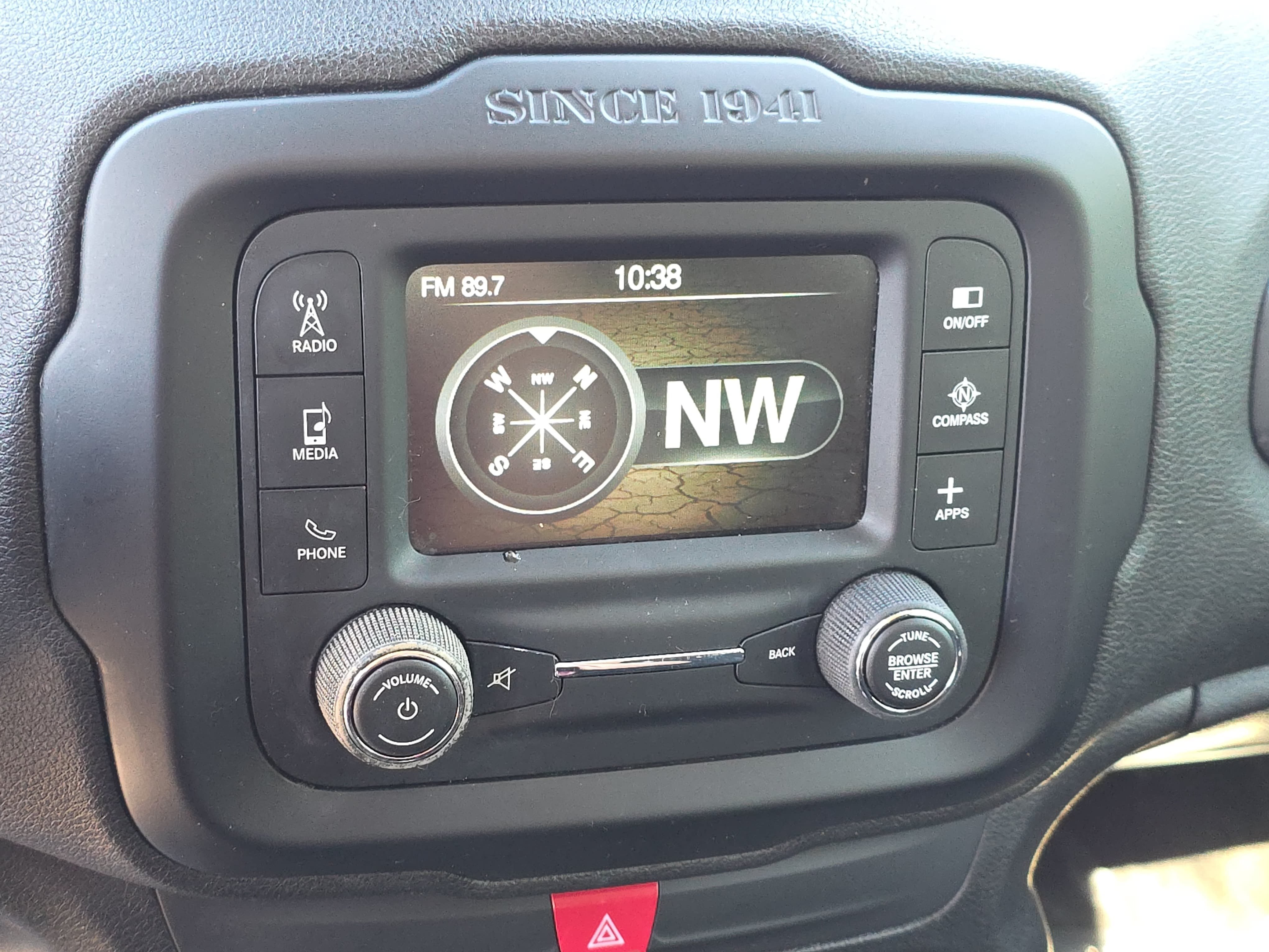 Used 2017 Jeep Renegade Altitude FWD image 19