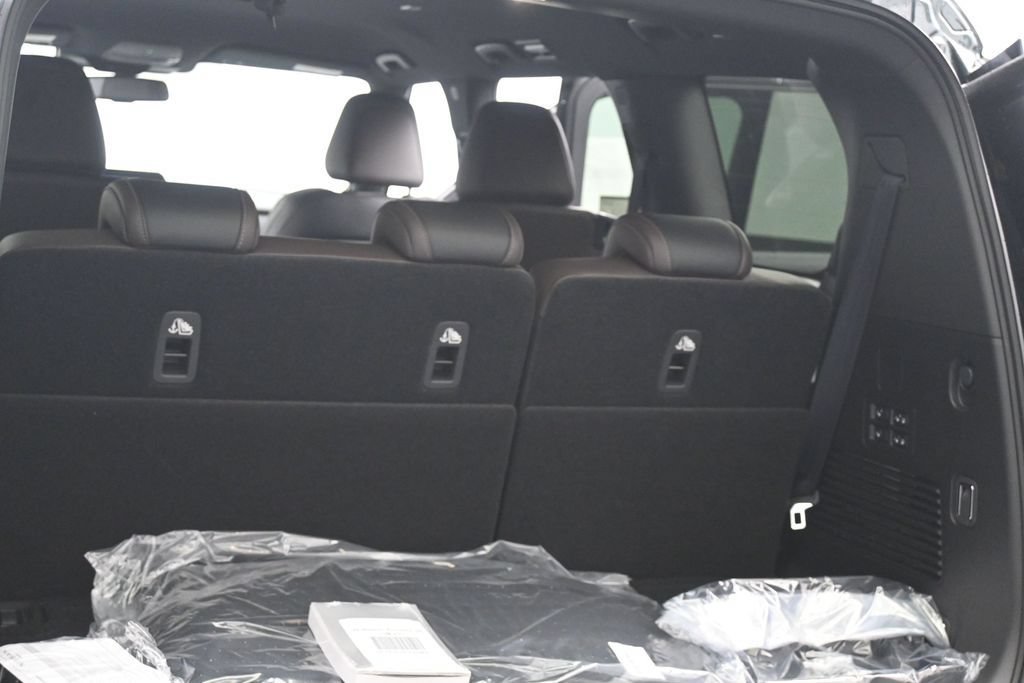 New 2026 Nissan Armada SL w/ Captain's Chari Seat Package AWD/4WD image 22