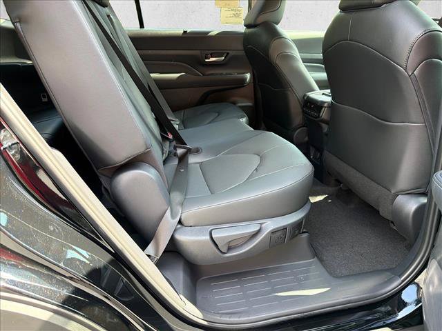 Used 2026 Toyota Grand Highlander AWD image 15