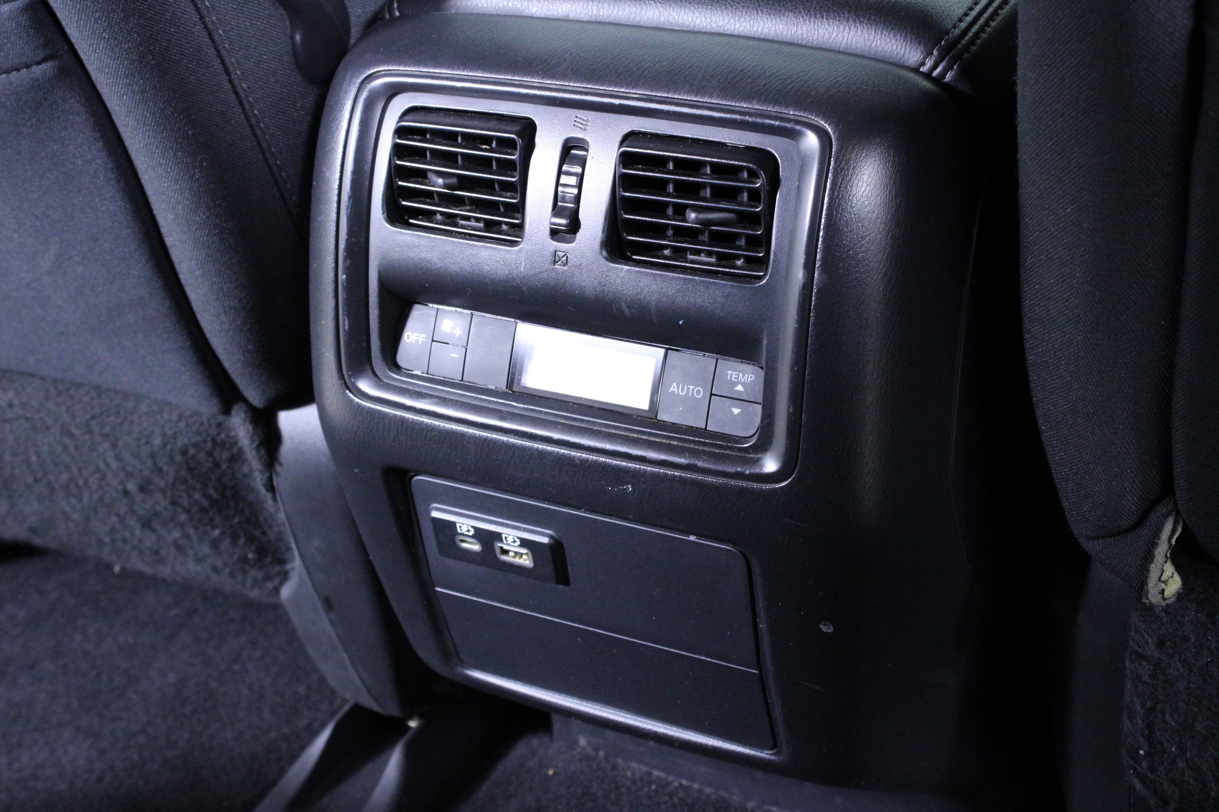 Used 2020 Nissan Pathfinder S image 15