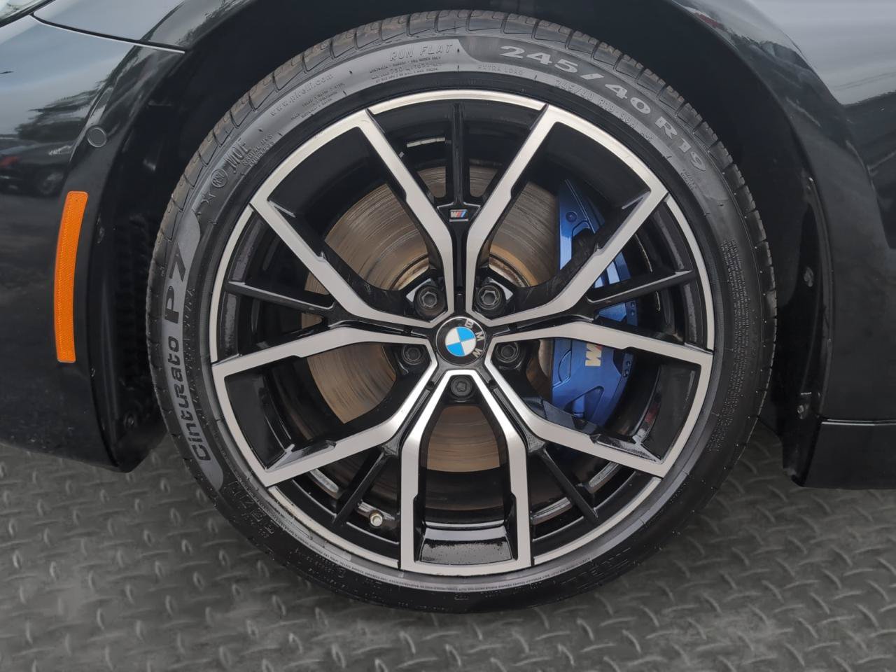 Used 2022 BMW M550i xDrive w/ Executive Package AWD/4WD image 36