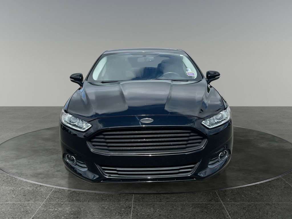 Used 2016 Ford Fusion SE w/ Equipment Group 202A FWD image 3