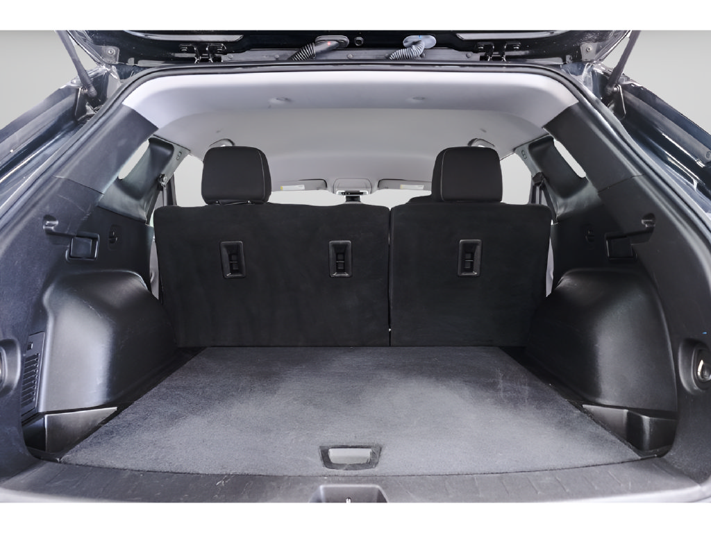 Used 2025 Chevrolet Blazer LT FWD image 35