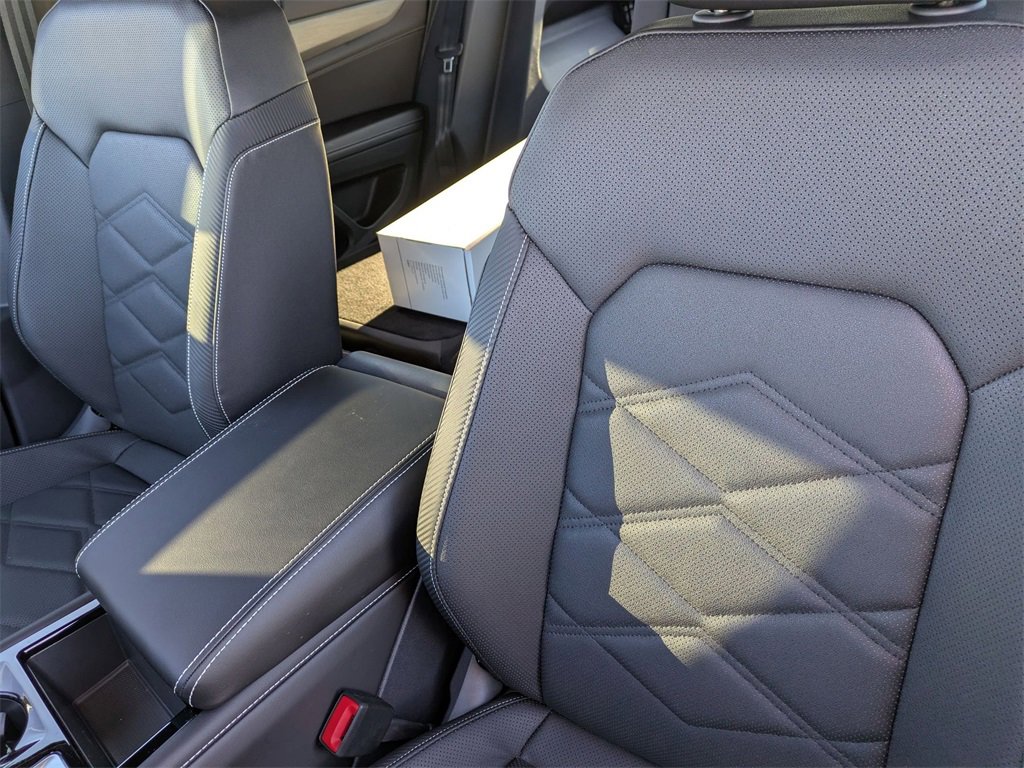 New 2026 Volkswagen Atlas Cross Sport SE image 16