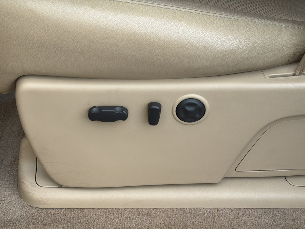 Used 2014 Chevrolet Silverado 3500 LTZ w/ LTZ Plus Package RWD image 25