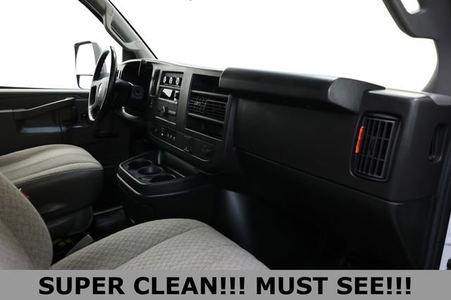 Used 2022 Chevrolet Express 3500 w/ Driver Convenience Package RWD image 16