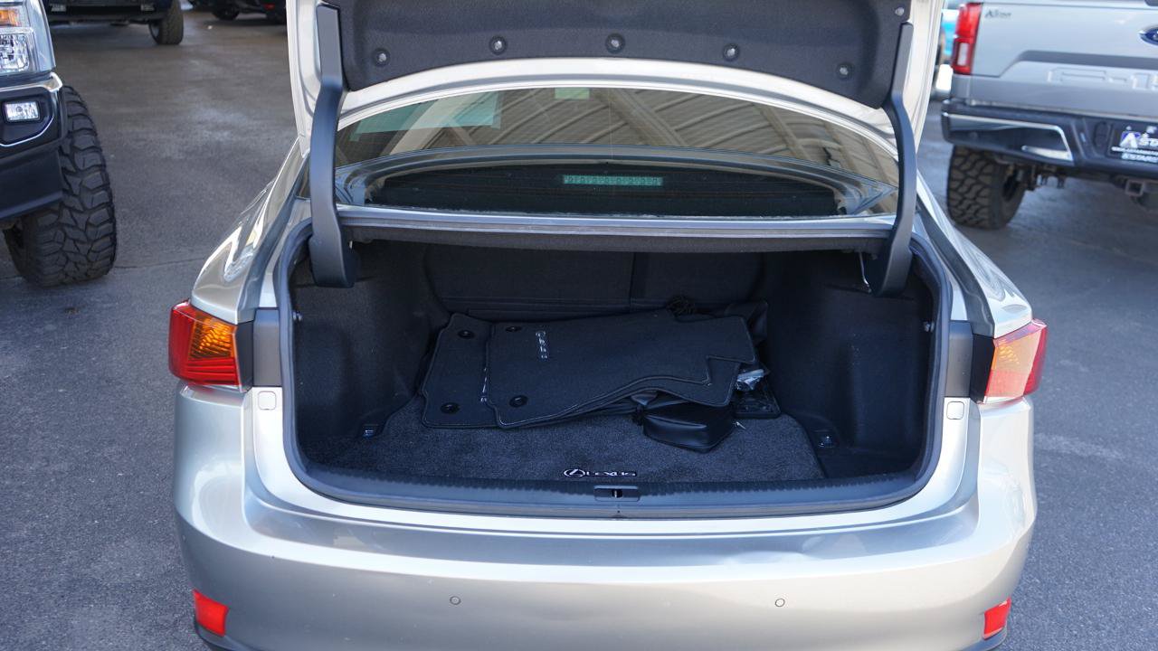Used 2018 Lexus IS 300 F Sport RWD image 26