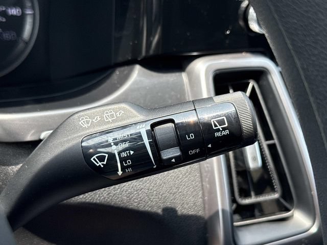 Used 2023 Kia Sorento LX FWD image 25