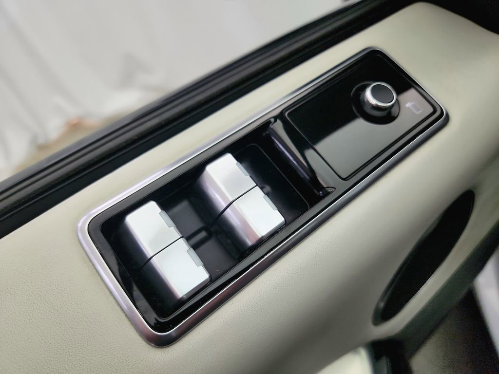 Used 2019 Land Rover Range Rover Sport SVR AWD/4WD image 28