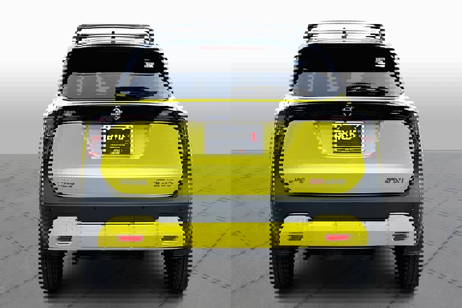 Used 2025 Nissan Kicks SR w/ Illumination Package image 4