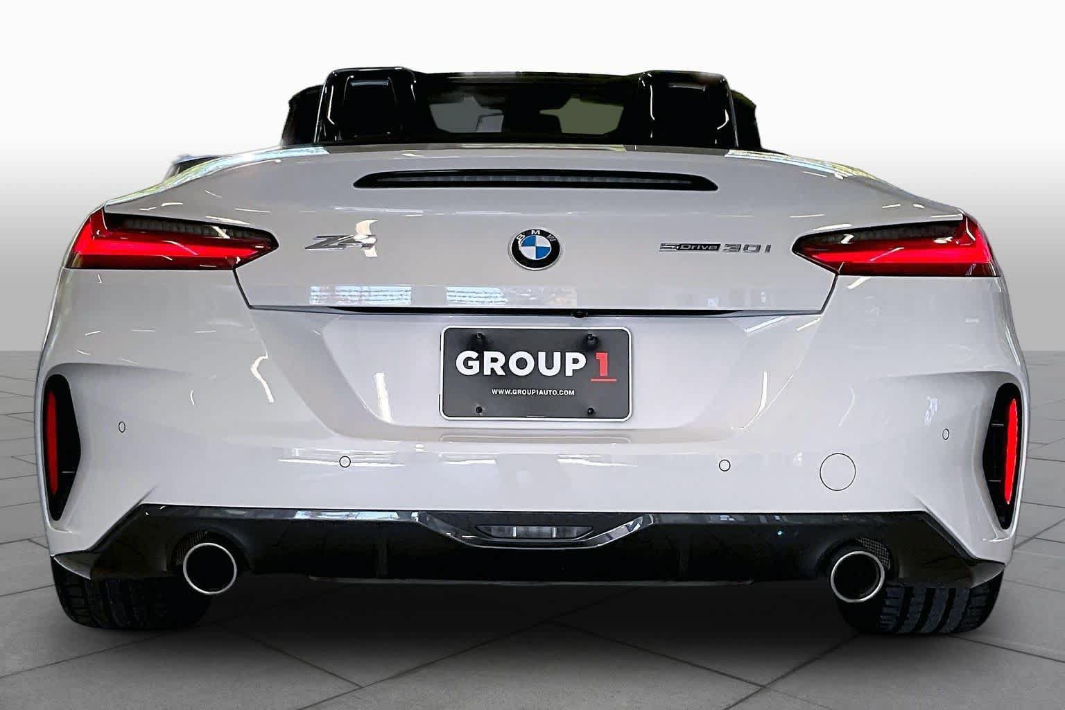 Used 2023 BMW Z4 sDrive30i w/ Convenience Package RWD image 4