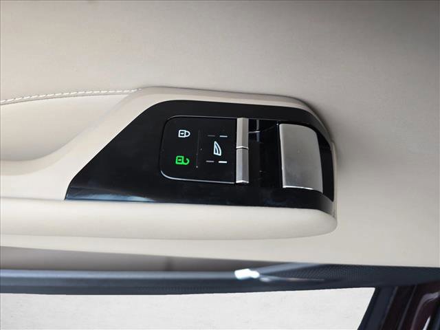 Used 2025 Volvo EX90 Ultra AWD/4WD image 28