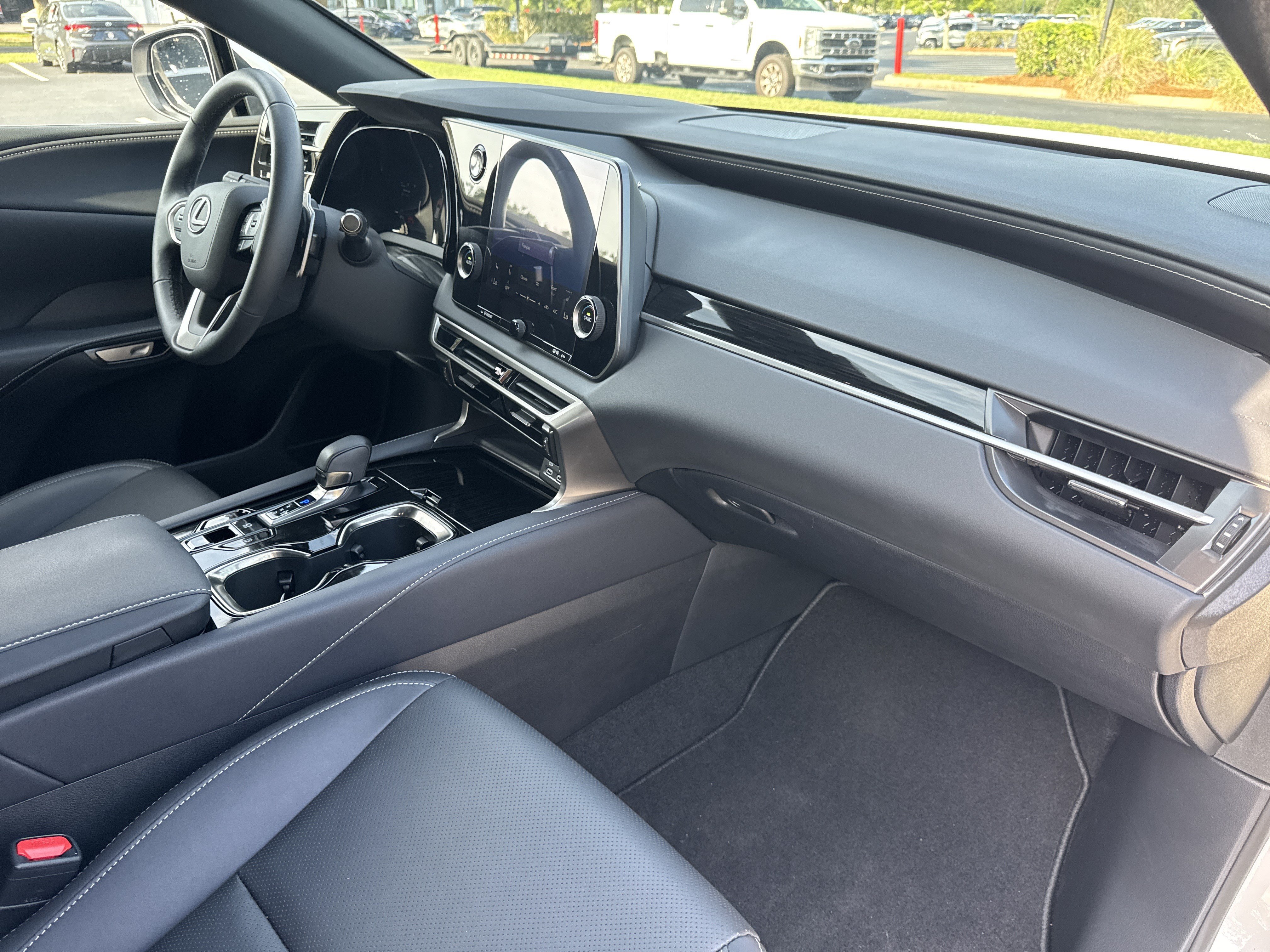 Used 2025 Lexus RX 350 FWD w/ Technology Package image 35