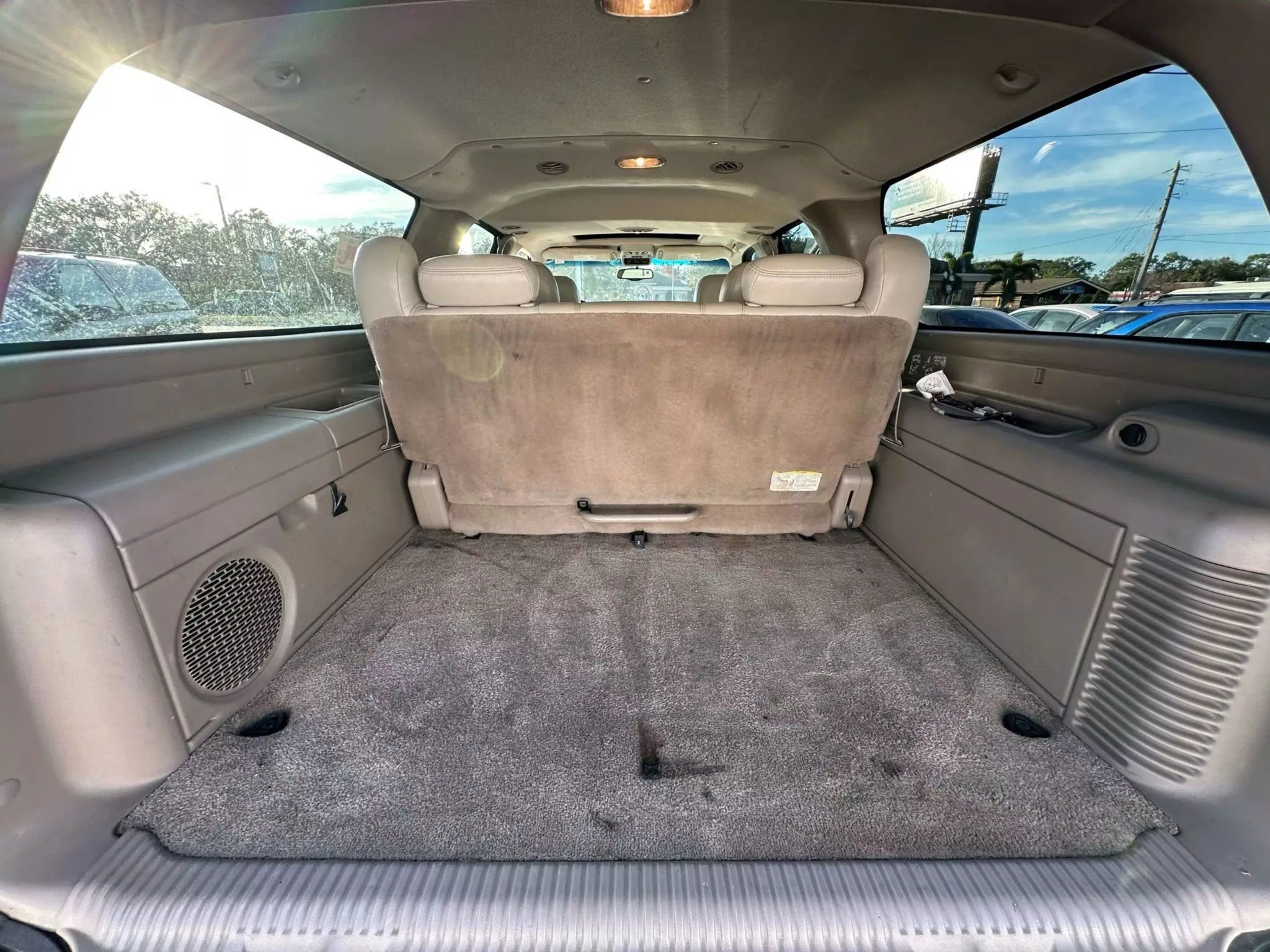 Used 2002 Chevrolet Suburban LT image 17