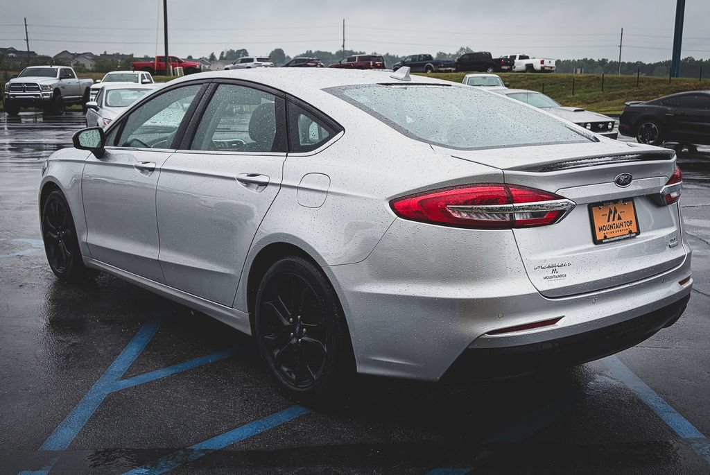 Used 2019 Ford Fusion SE w/ Equipment Group 151A FWD image 7