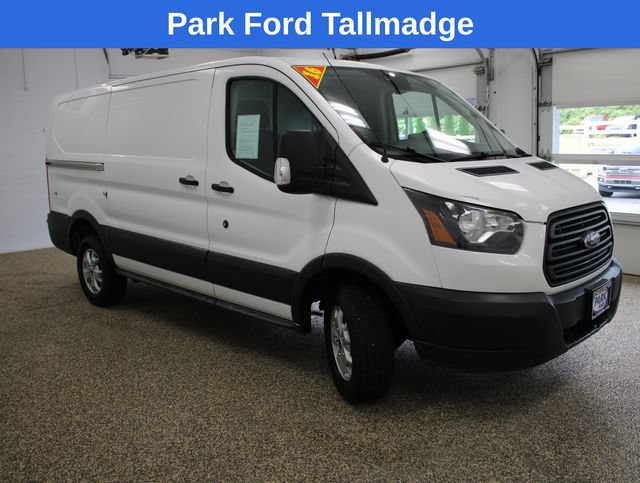 Used 2016 Ford Transit 250 130 Low Roof RWD image 7
