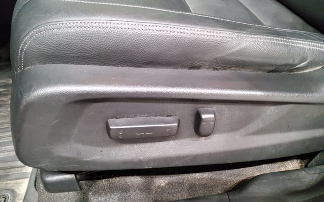 Used 2020 Honda HR-V Touring image 34