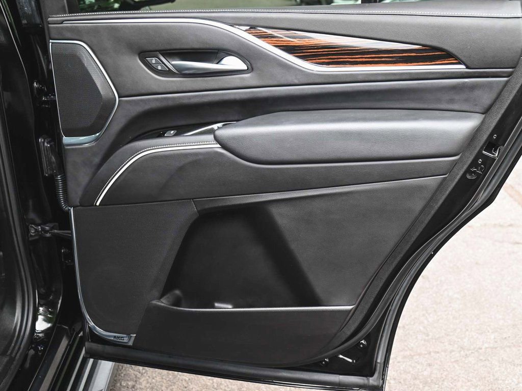 Used 2023 Cadillac Escalade Premium Luxury image 12