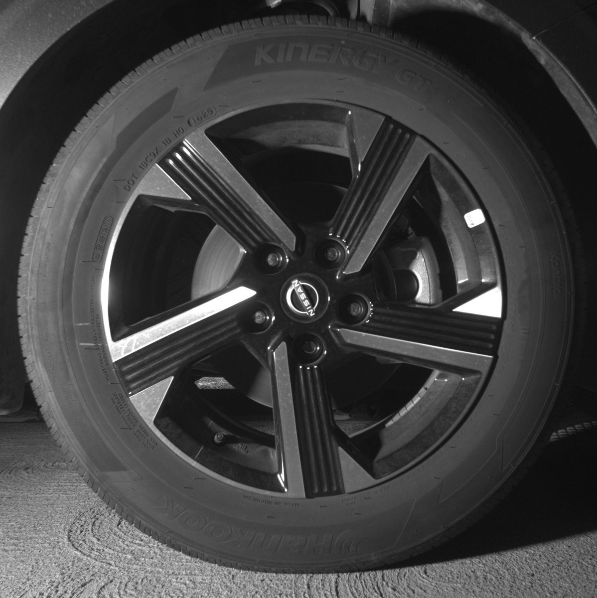 Used 2025 Nissan Sentra SV FWD image 13
