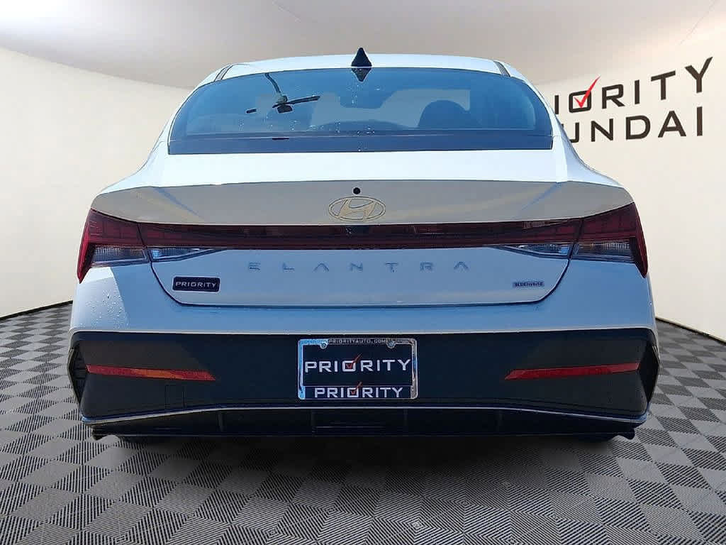 New 2026 Hyundai Elantra Hybrid FWD image 5