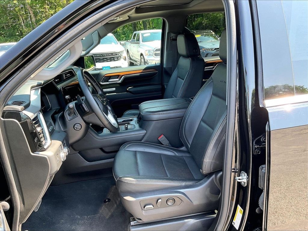 Used 2023 GMC Sierra 1500 Denali w/ Technology Package AWD/4WD image 10