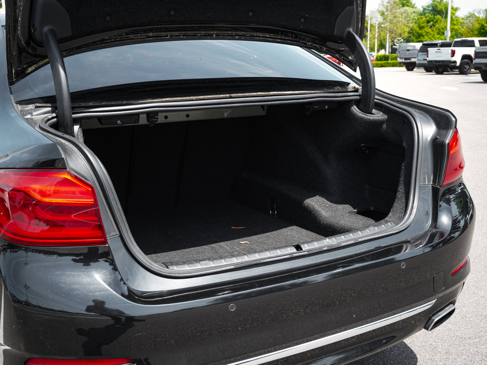Used 2018 BMW 540i xDrive w/ Premium Package image 30