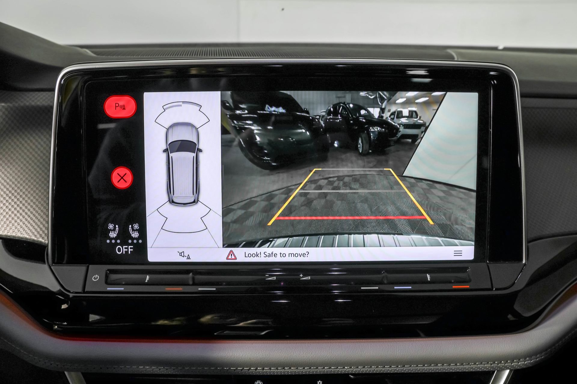 Used 2024 Volkswagen Atlas Peak Edition SE image 8