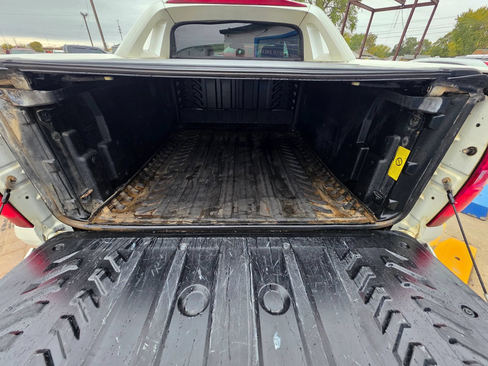 Used 2012 Chevrolet Avalanche LTZ AWD/4WD image 7