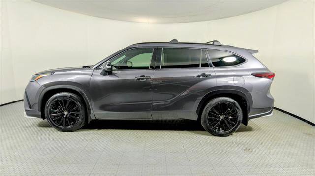Used 2024 Toyota Highlander XSE FWD image 3