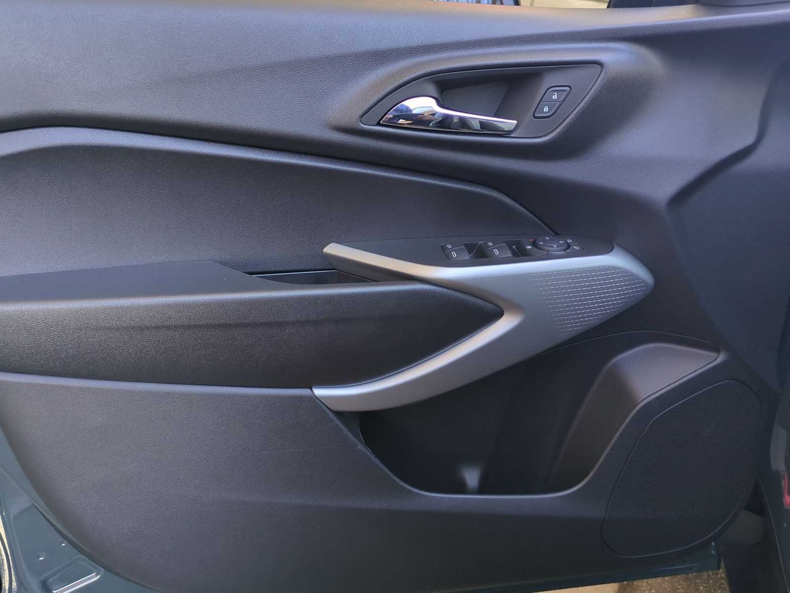 New 2026 Chevrolet Trax LS FWD image 10