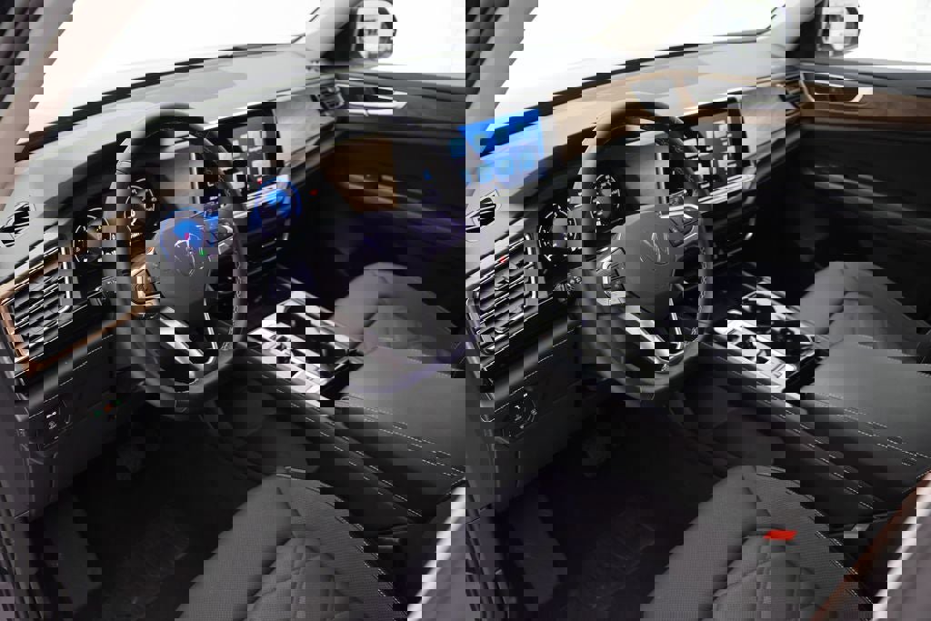 Used 2024 Volkswagen Atlas SE image 16