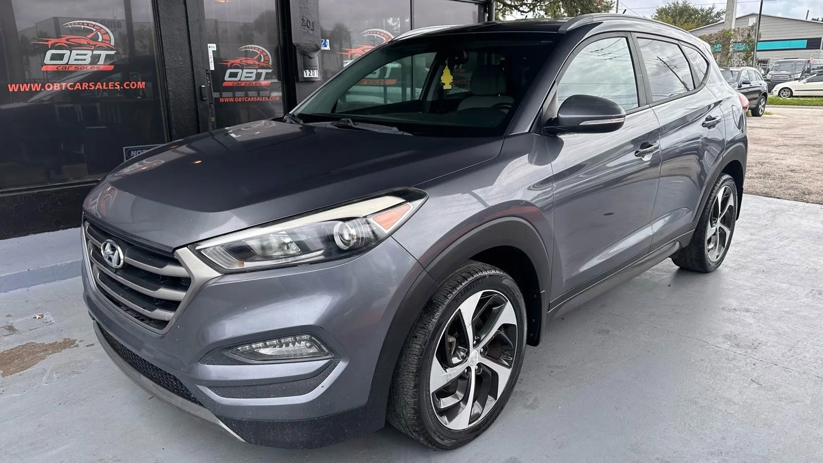 Used 2016 Hyundai Tucson Sport image 1