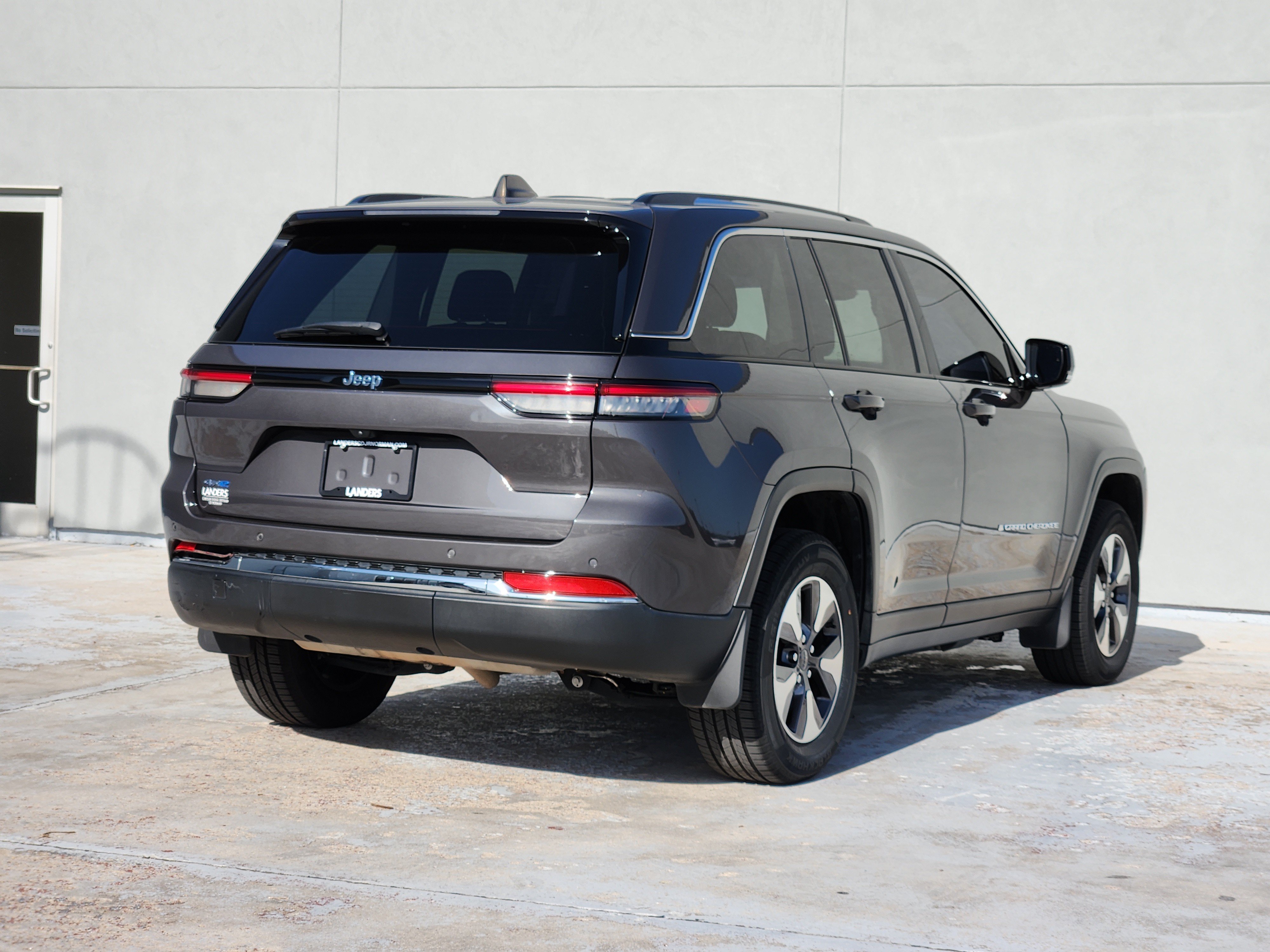 Used 2023 Jeep Grand Cherokee 4WD 4xe image 8