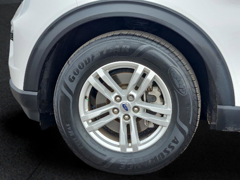 Used 2024 Ford Explorer XLT w/ Class IV Trailer Tow Package image 8