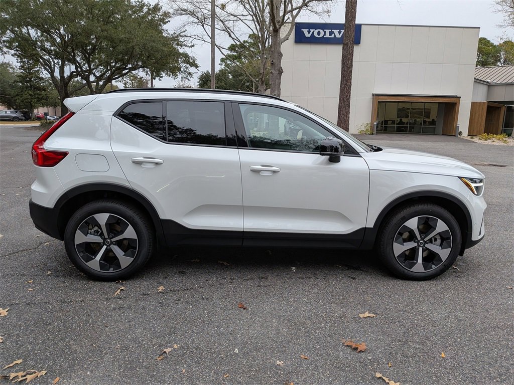 New 2026 Volvo XC40 B5 Plus w/ Protection Package Premier video 3