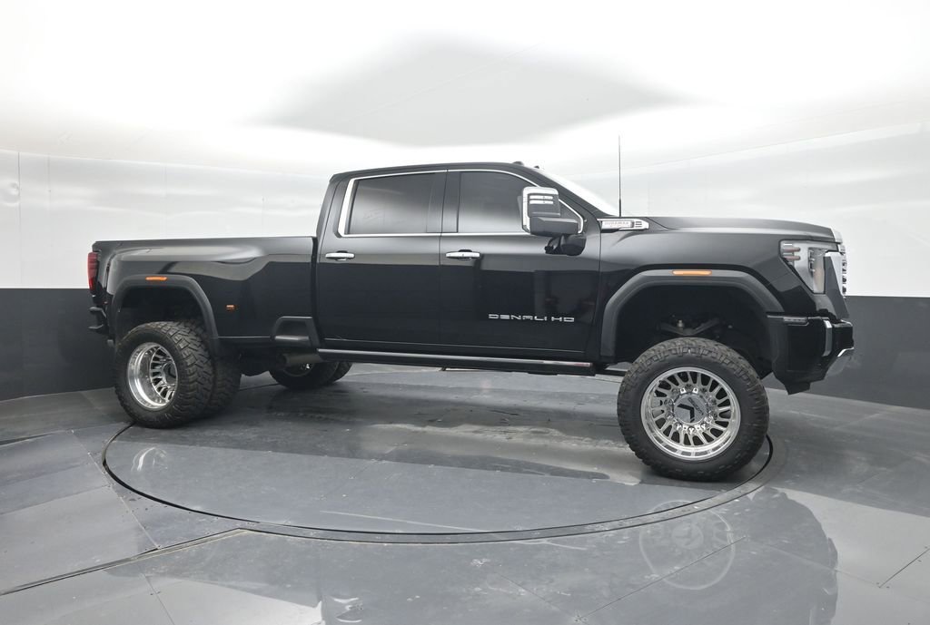 Used 2024 GMC Sierra 3500 Denali w/ Denali Reserve Package AWD/4WD image 11