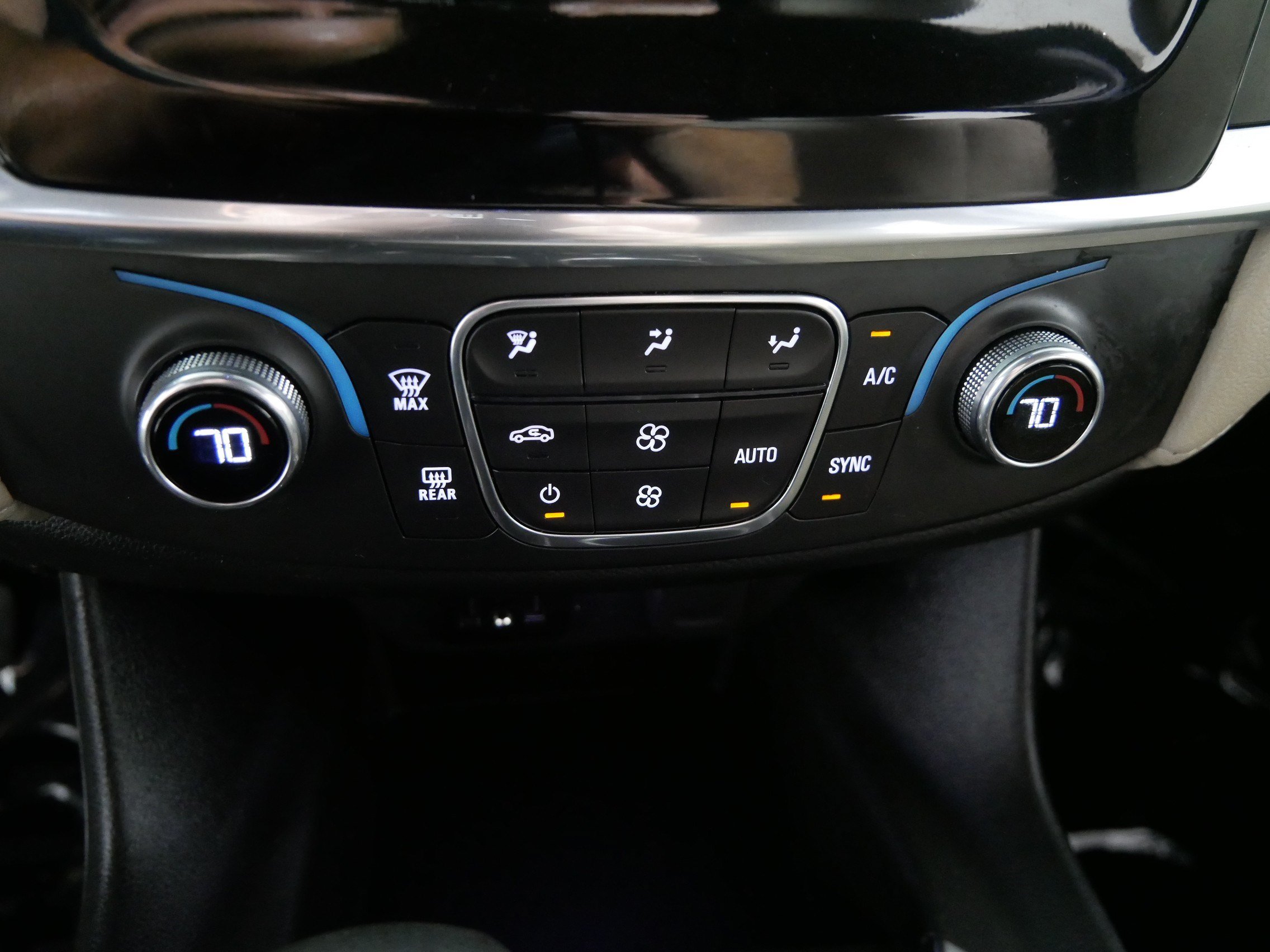 Certified 2024 Chevrolet Traverse LS w/ Safety Package AWD/4WD image 23
