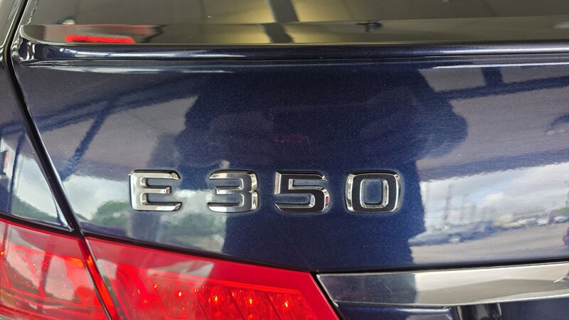 Used 2013 Mercedes-Benz E 350 4MATIC Sedan image 30