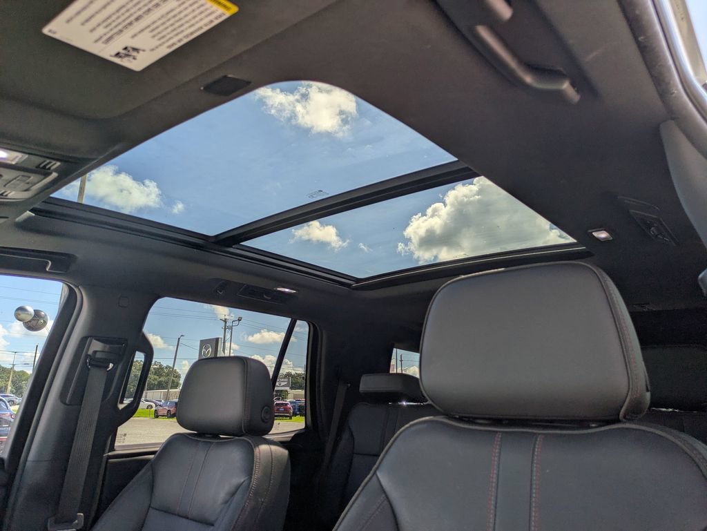 Used 2022 Chevrolet Tahoe RST w/ Luxury Package AWD/4WD image 17
